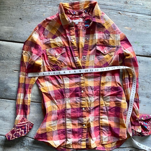 Ladies Tin Hall, medium, pearl button snaps, fitted dress shirt - Picture 2 of 5